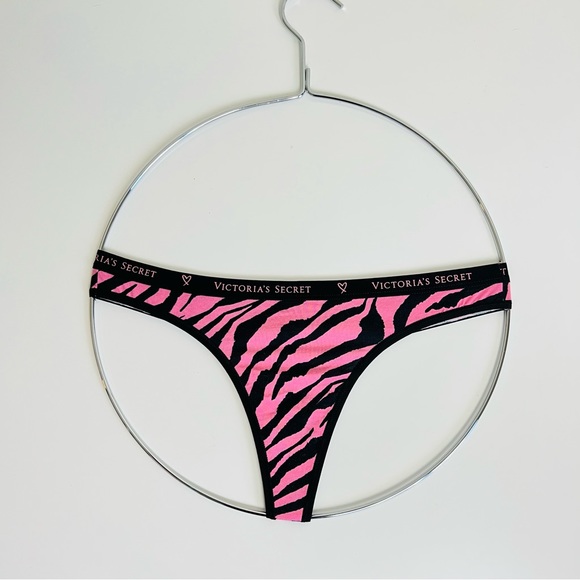 NWT Victoria’s Secret Pink Black Zebra Print Logo Cotton Thong - Picture 1 of 11
